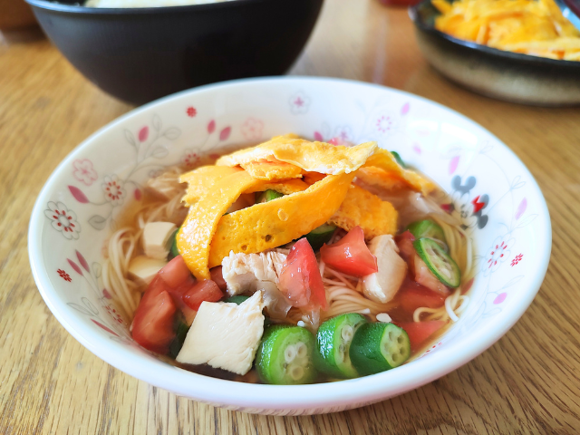 夏の体に夏野菜　そうめん